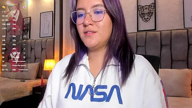 Snapshot of sweet--emily chatting on February 27, 2025, 9:29 am sweet--emily online show from February 27, 2025, 9:29 am