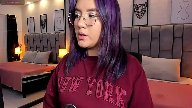 Snapshot of sweet--emily chatting on February 20, 2025, 4:18 am sweet--emily online show from February 20, 2025, 4:18 am