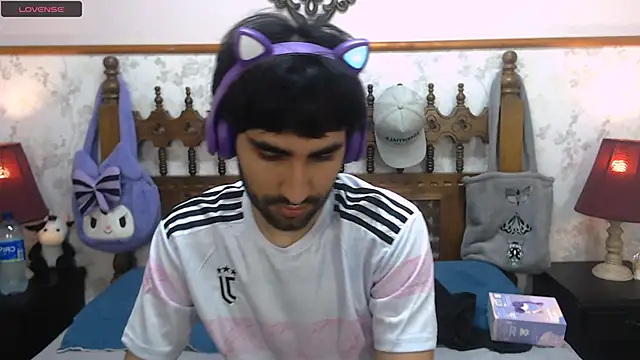 Snapshot of MilanZaire chatting on March 5, 2025, 2:57 am MilanZaire online show from March 5, 2025, 2:57 am