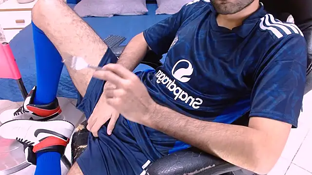 Snapshot of MilanZaire chatting on March 22, 2025, 1:54 am MilanZaire online show from March 22, 2025, 1:54 am