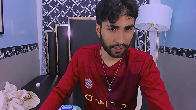 Snapshot of MilanZaire chatting on October 24, 2025, 12:20 am MilanZaire online show from October 24, 2025, 12:20 am