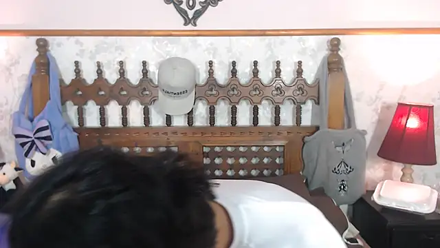 Snapshot of MilanZaire chatting on March 15, 2025, 10:11 pm MilanZaire online show from March 15, 2025, 10:11 pm