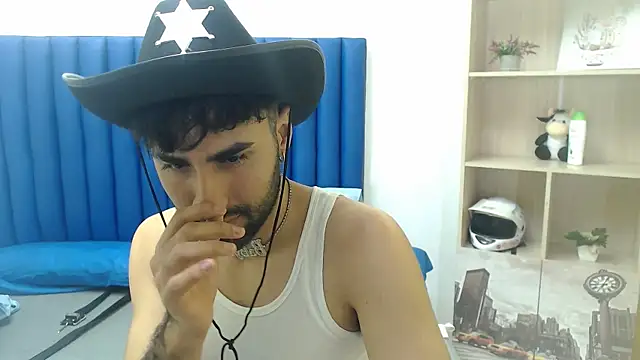 Snapshot of MilanZaire chatting on September 13, 2025, 12:21 am MilanZaire online show from September 13, 2025, 12:21 am