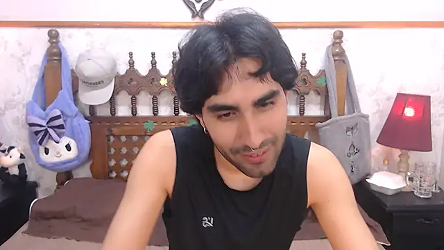 Snapshot of MilanZaire chatting on March 18, 2025, 1:02 am MilanZaire online show from March 18, 2025, 1:02 am