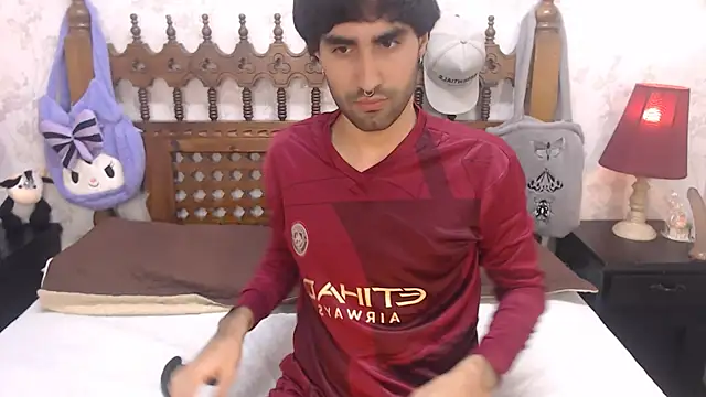 Snapshot of MilanZaire chatting on March 18, 2025, 11:42 pm MilanZaire online show from March 18, 2025, 11:42 pm