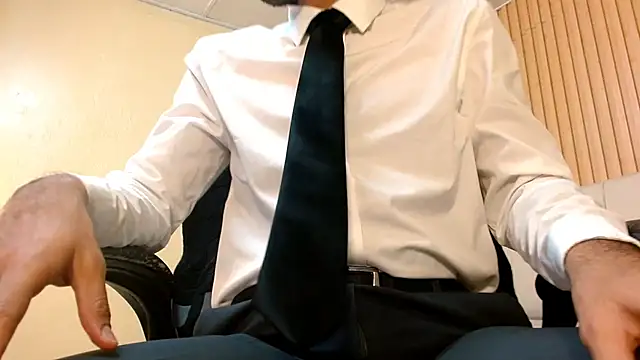 Snapshot of MilanZaire chatting on January 9, 2026, 9:11 pm MilanZaire online show from January 9, 2026, 9:11 pm