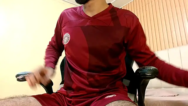 Snapshot of MilanZaire chatting on January 11, 2026, 7:10 pm MilanZaire online show from January 11, 2026, 7:10 pm