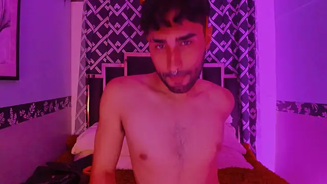 Snapshot of MilanZaire chatting on October 31, 2025, 6:26 pm MilanZaire online show from October 31, 2025, 6:26 pm