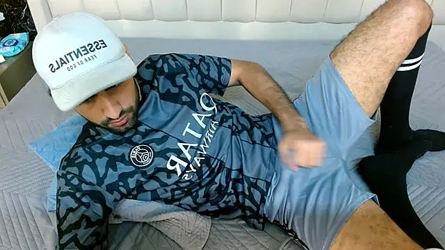 Snapshot of MilanZaire chatting on December 15, 2025, 10:59 pm MilanZaire online show from December 15, 2025, 10:59 pm