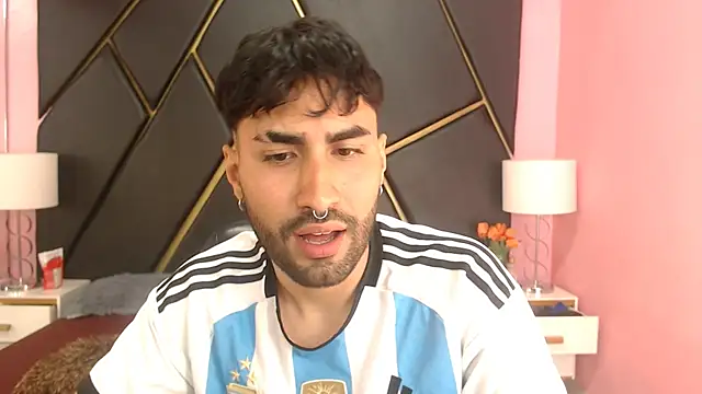 Snapshot of MilanZaire chatting on September 25, 2025, 9:21 pm MilanZaire online show from September 25, 2025, 9:21 pm