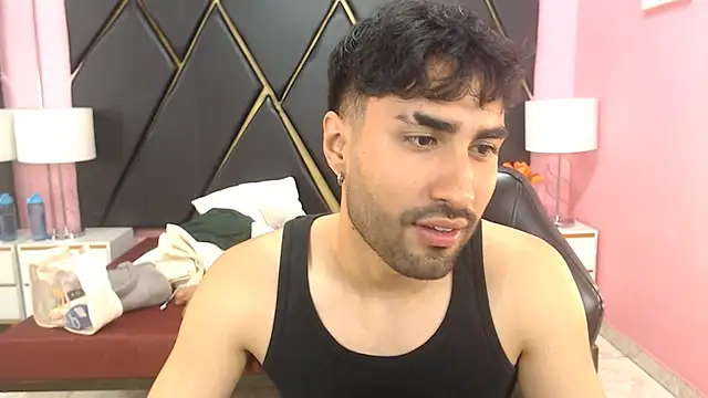 Snapshot of MilanZaire chatting on October 2, 2025, 12:14 am MilanZaire online show from October 2, 2025, 12:14 am