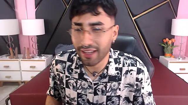 Snapshot of MilanZaire chatting on September 23, 2025, 9:44 pm MilanZaire online show from September 23, 2025, 9:44 pm