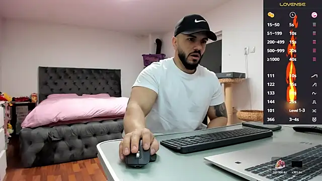 Snapshot of supermanboy94 chatting on March 2, 2026, 6:47 am supermanboy94 online show from March 2, 2026, 6:47 am