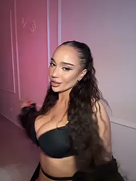 CardiSweetBaby online show from April 28, 2026, 5:50 pm