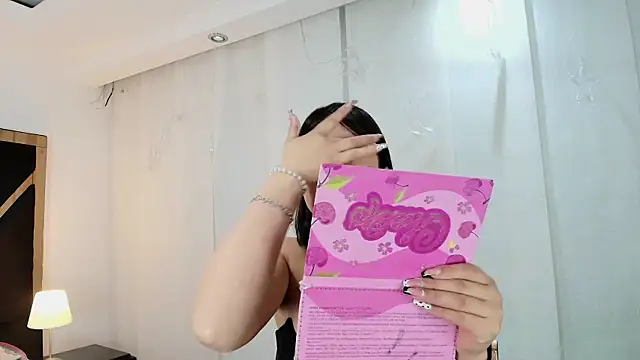 Snapshot of lina_bedoya_ chatting on October 6, 2025, 11:44 am lina bedoya online show from October 6, 2025, 11:44 am