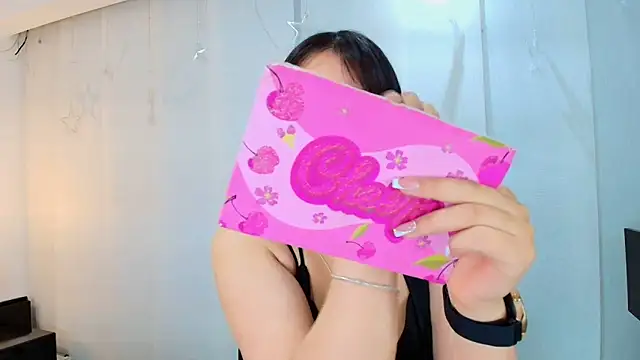 lina bedoya  online show from March 6, 2026, 11:38 am