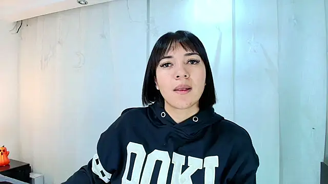 Snapshot of lina_bedoya_ chatting on October 21, 2025, 11:31 am lina bedoya online show from October 21, 2025, 11:31 am