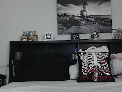 CrystalLakeXO online show from March 6, 2025, 5:24 am
