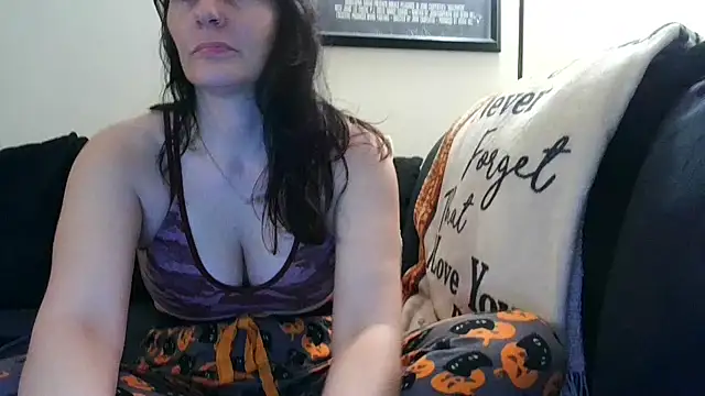 CrystalLakeXO online show from September 29, 2025, 4:52 am