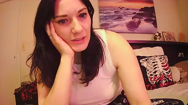 CrystalLakeXO online show from November 6, 2025, 5:44 am