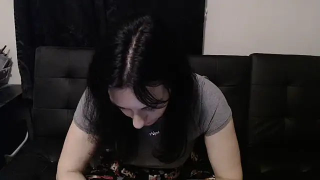 Snapshot of CrystalLakeXO chatting on June 28, 2026, 10:43 am CrystalLakeXO online show from June 28, 2026, 10:43 am