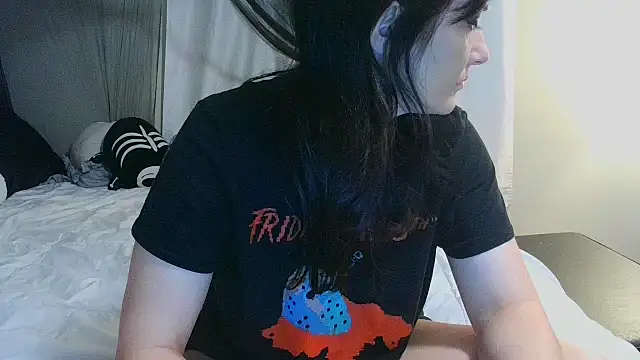 CrystalLakeXO online show from March 31, 2026, 2:35 am