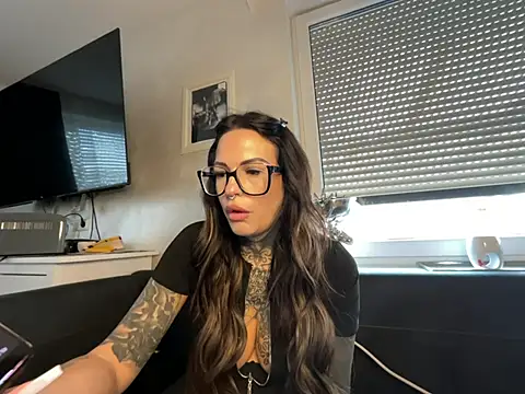 AileenInkOfficial online show from February 27, 2025, 2:00 pm