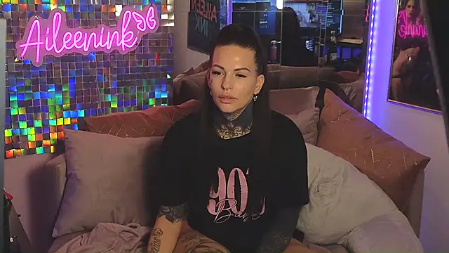 AileenInkOfficial online show from February 9, 2025, 4:04 am