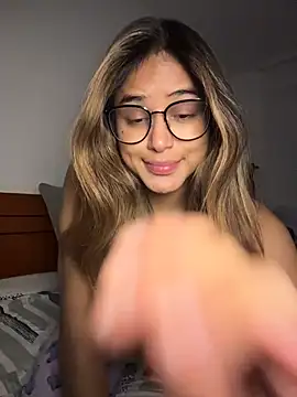 Snapshot of SaraParisi chatting on October 31, 2025, 3:58 am SaraParisi online show from October 31, 2025, 3:58 am