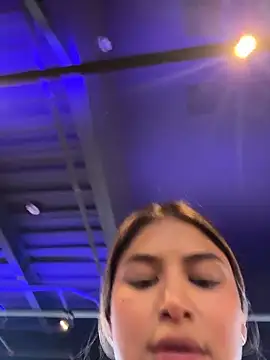 Snapshot of SaraParisi chatting on October 31, 2025, 5:31 pm SaraParisi online show from October 31, 2025, 5:31 pm