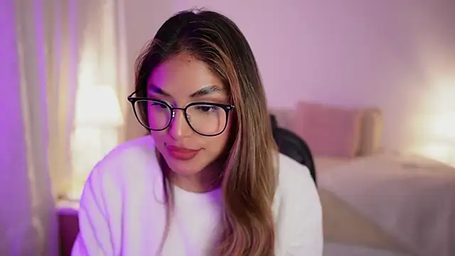 Snapshot of SaraParisi chatting on September 30, 2025, 11:11 pm SaraParisi online show from September 30, 2025, 11:11 pm