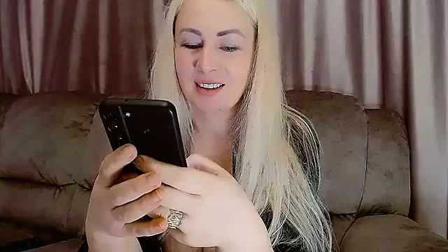 Olesya online show from February 5, 2025, 6:56 am