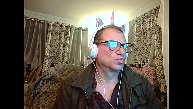 coryassman online show from February 5, 2025, 8:11 am