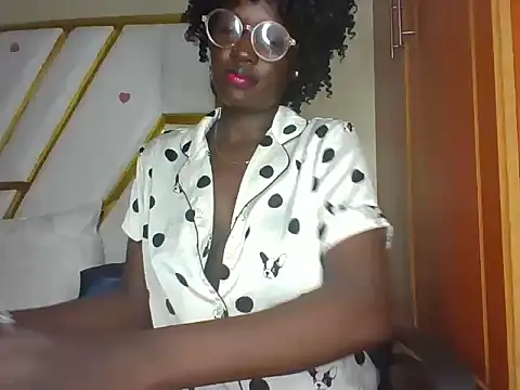 Snapshot of cutesmiling chatting on March 13, 2025, 5:18 pm cutesmiling online show from March 13, 2025, 5:18 pm