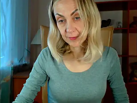 Snapshot of Tanya6547 chatting on October 27, 2025, 8:04 am Tanya6547 online show from October 27, 2025, 8:04 am