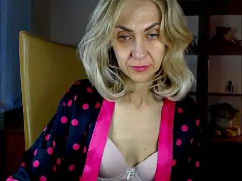 Snapshot of Tanya6547 chatting on October 8, 2025, 8:16 am Tanya6547 online show from October 8, 2025, 8:16 am