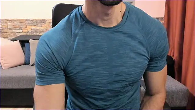 HotHunkTrainer online show from September 9, 2025, 6:23 am