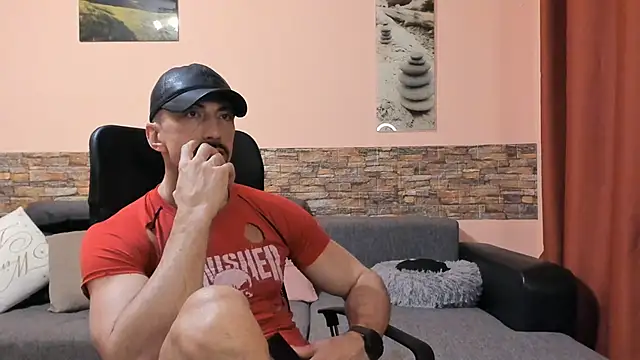 HotHunkTrainer online show from May 25, 2026, 7:51 am