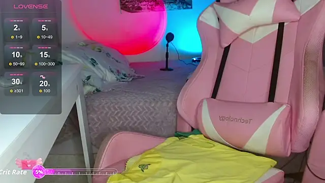 Snapshot of sexy_valentina1 chatting on October 24, 2025, 2:21 am sexy valentina1 online show from October 24, 2025, 2:21 am