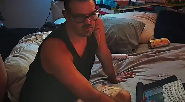 Snapshot of badboybrad11 chatting on February 21, 2025, 4:05 pm badboybrad11 online show from February 21, 2025, 4:05 pm