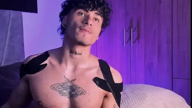 Snapshot of Thomas_Fit1 chatting on September 11, 2025, 4:23 am Thomas Fit1 online show from September 11, 2025, 4:23 am