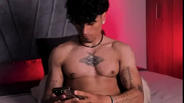 Snapshot of Thomas_Fit1 chatting on October 4, 2025, 2:02 am Thomas Fit1 online show from October 4, 2025, 2:02 am