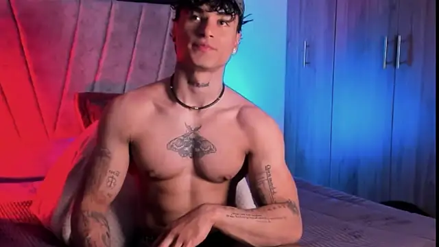 Snapshot of Thomas_Fit1 chatting on October 15, 2025, 4:55 am Thomas Fit1 online show from October 15, 2025, 4:55 am