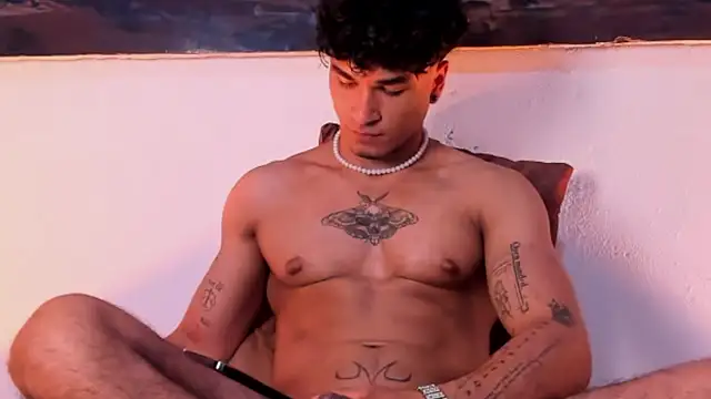 Snapshot of Thomas_Fit1 chatting on January 19, 2025, 11:53 pm Thomas Fit1 online show from January 19, 2025, 11:53 pm