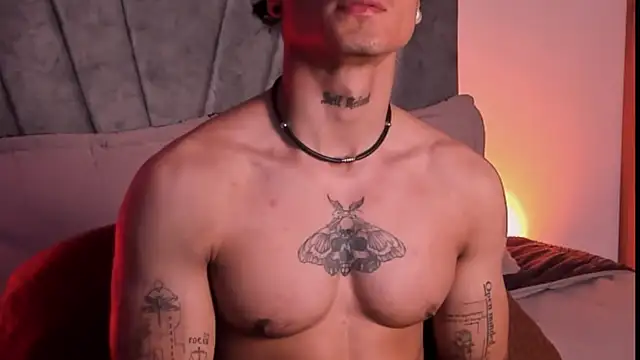 Snapshot of Thomas_Fit1 chatting on October 25, 2025, 2:00 am Thomas Fit1 online show from October 25, 2025, 2:00 am