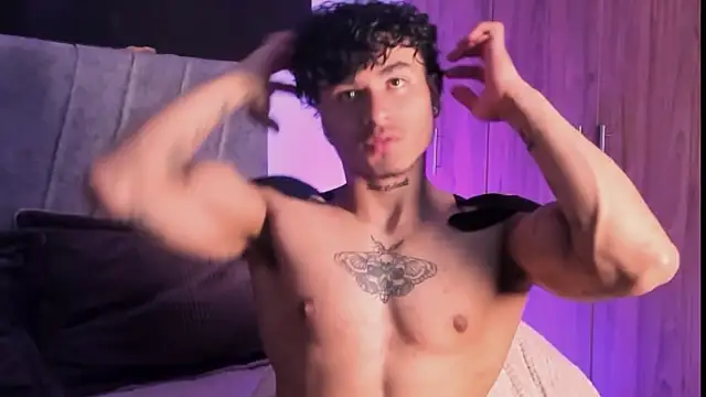 Snapshot of Thomas_Fit1 chatting on September 10, 2025, 5:50 am Thomas Fit1 online show from September 10, 2025, 5:50 am