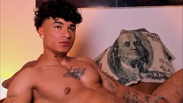 Snapshot of Thomas_Fit1 chatting on March 10, 2025, 2:28 am Thomas Fit1 online show from March 10, 2025, 2:28 am