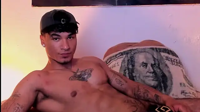 Snapshot of Thomas_Fit1 chatting on February 9, 2025, 5:01 pm Thomas Fit1 online show from February 9, 2025, 5:01 pm