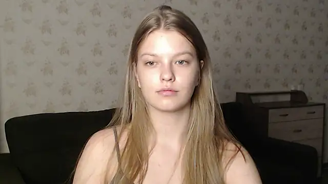 EmySway online show from December 10, 2024, 8:49 pm