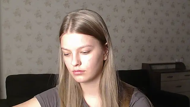 EmySway online show from December 21, 2024, 7:38 pm